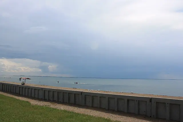 Beach and seawall on the lake